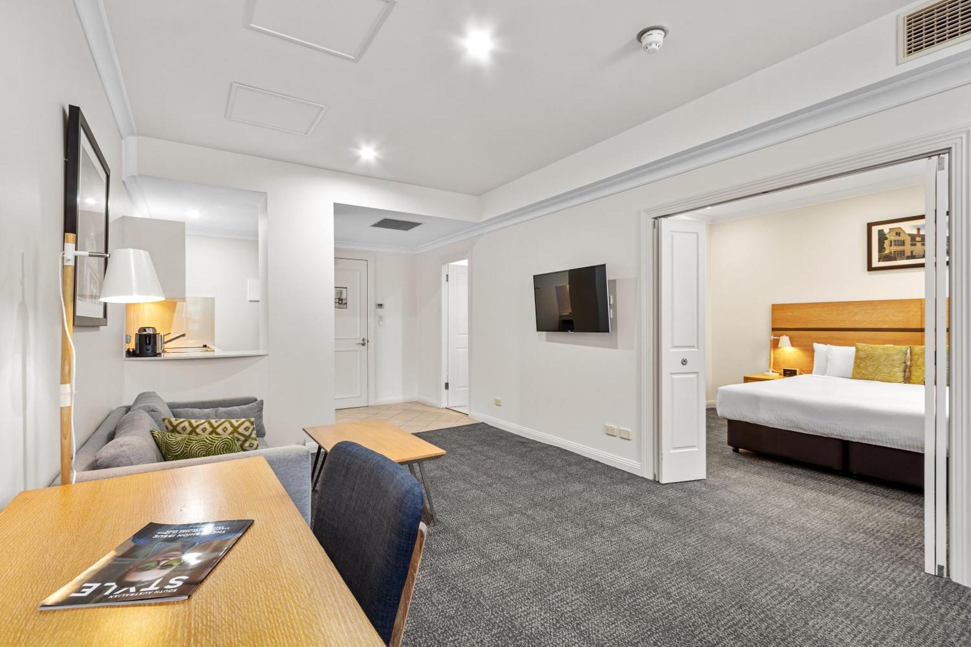 Quality Apartments Adelaide Central Exterior photo